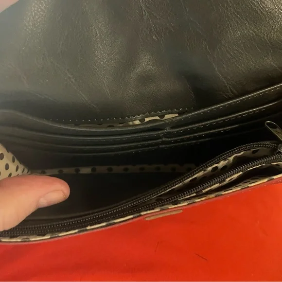 Ladies volcom Wallet - Picture 4 of 8